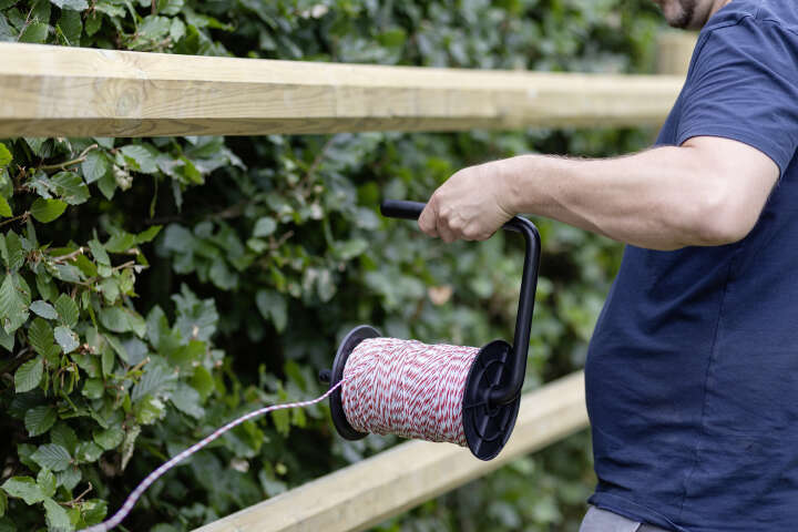 KERBL Einhand-Abrollhilfe für Weidezaunspulen